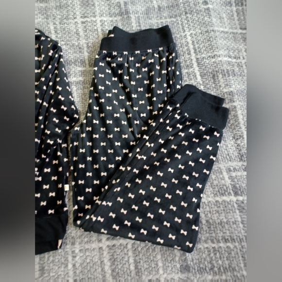 Kate Spade Silky Velour Sleep Set Pajamas Bows 2 Piece M Cozy core - Picture 3 of 14